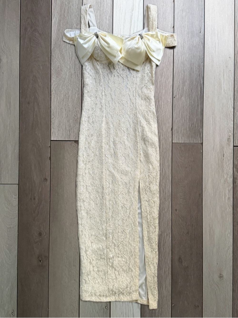 Vintage Dollar U.S.A off-the-shoulder cream lace evening dress